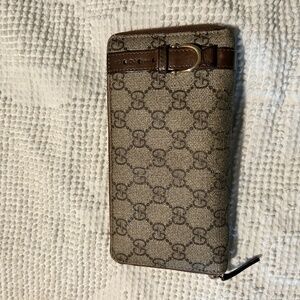 Gucci wallet